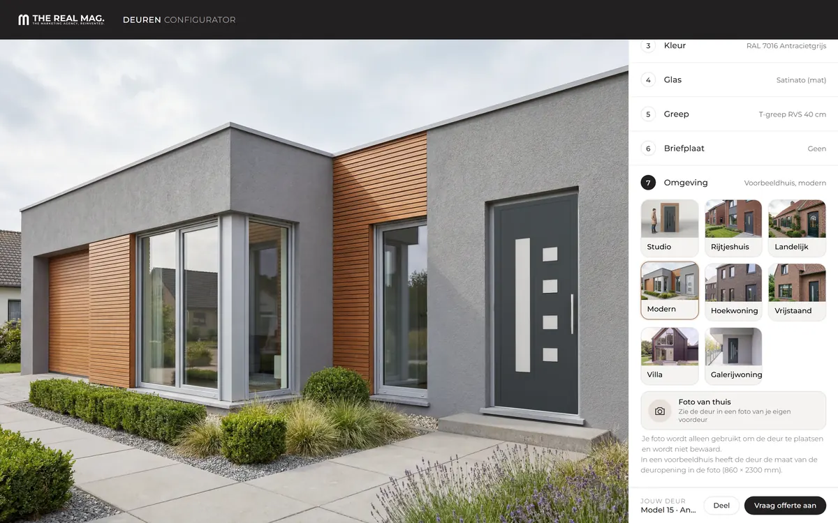 Live deurenconfigurator van THE REAL MAG.: een antraciet voordeur gerenderd in een modern voorbeeldhuis, naast de keuze uit voorbeeldhuizen
